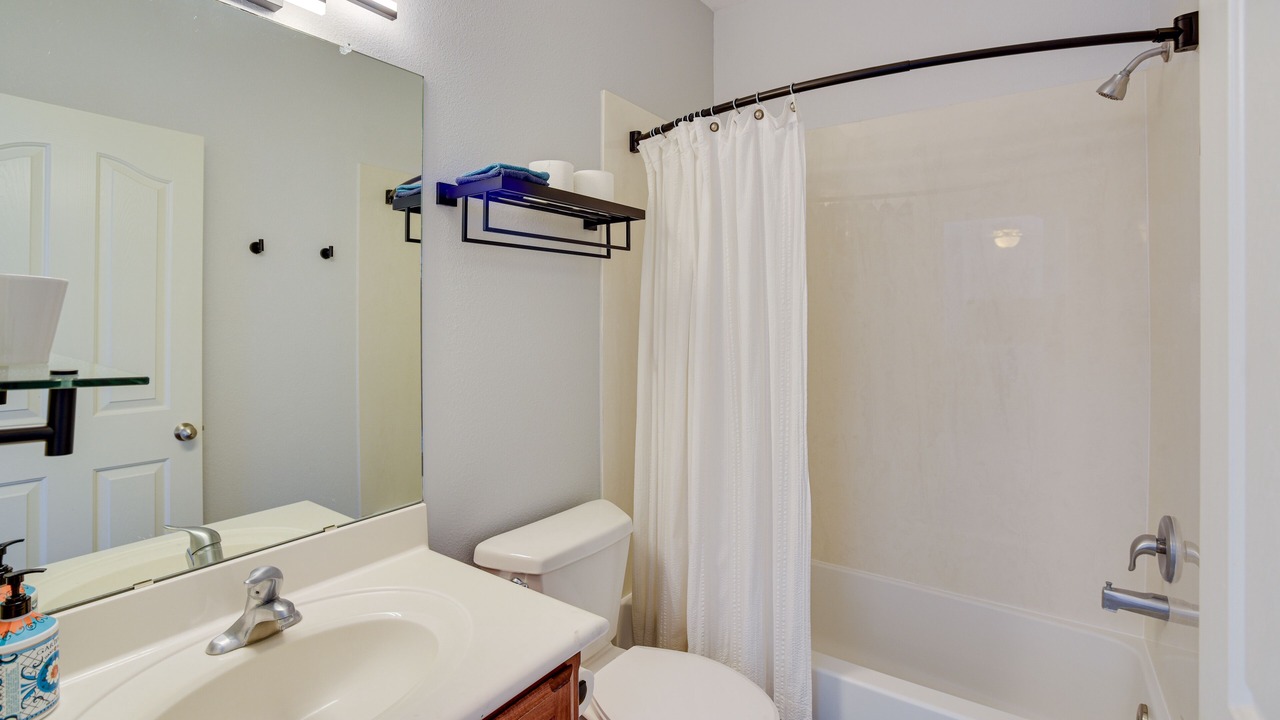 Photo of Bathroom in Bernalillo