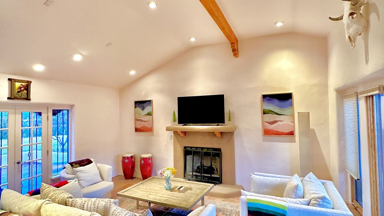 Photo of Livingroom in Rowe