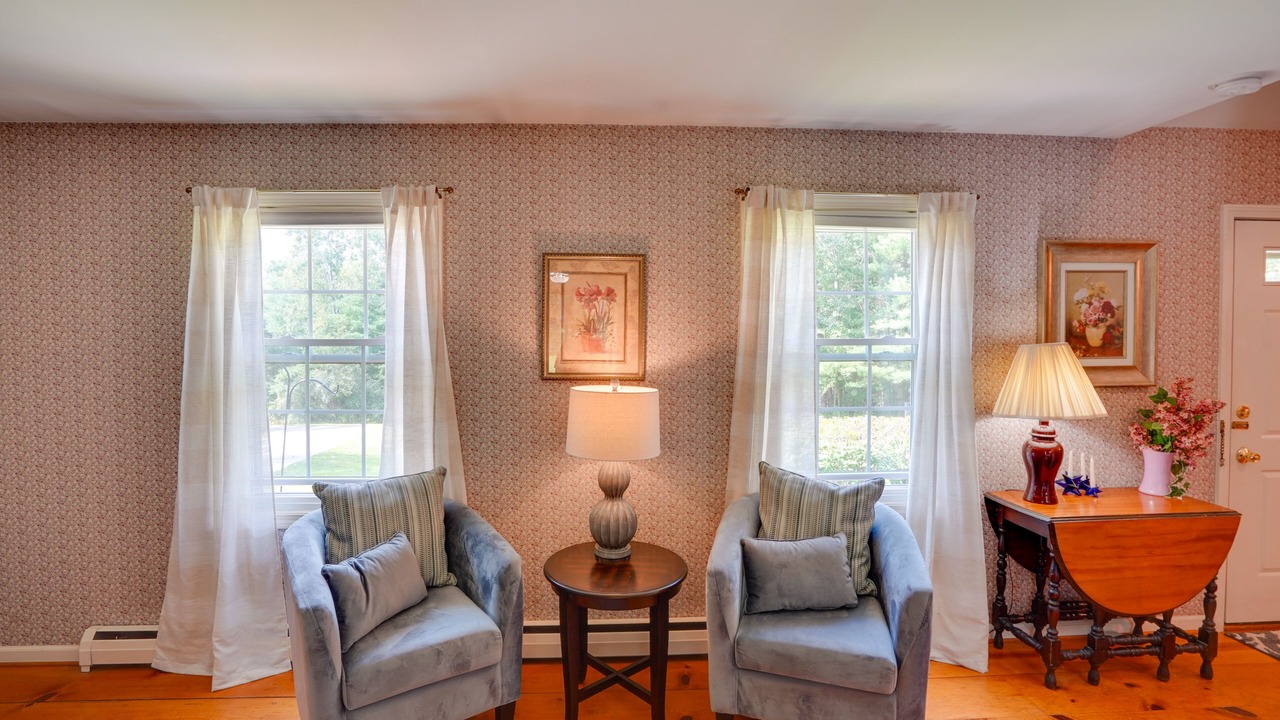 Photo of Livingroom in Pittsfield