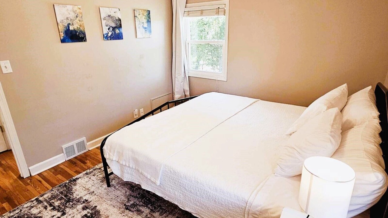 Photo of Bedroom in Excelsior