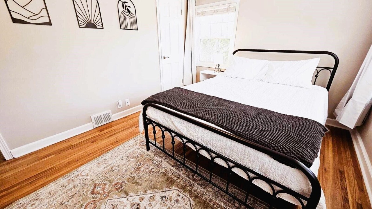 Photo of Bedroom in Excelsior