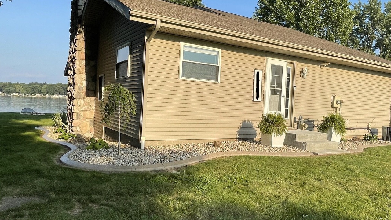 Photo of Outdoor in White Pigeon