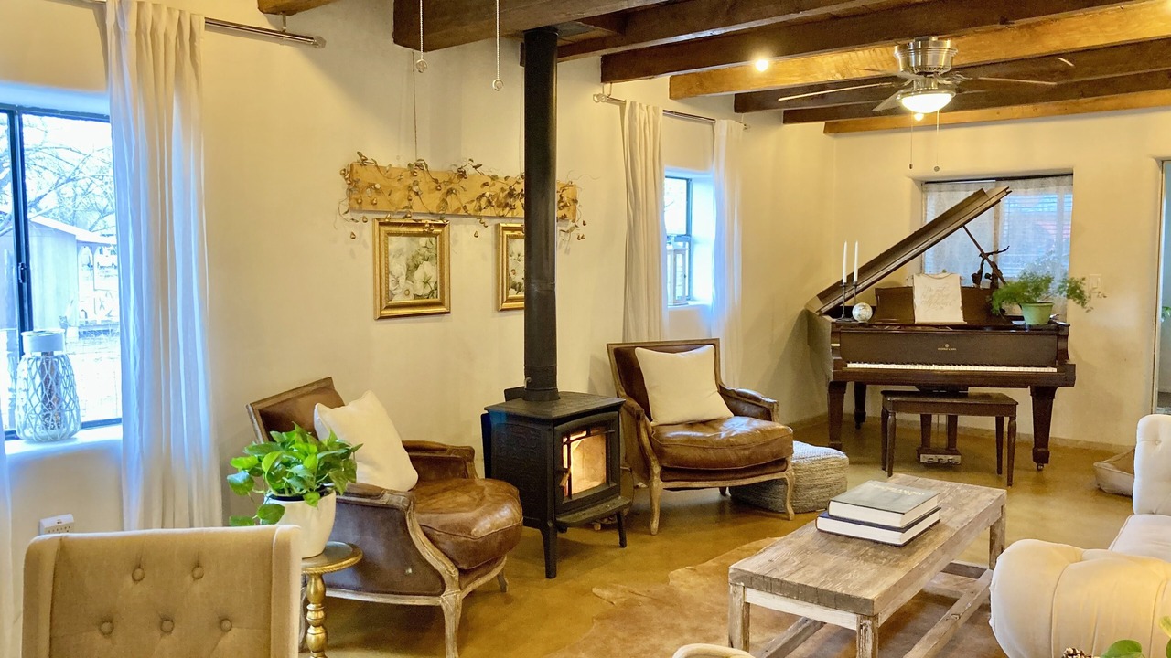 Photo of Livingroom in San Ysidro