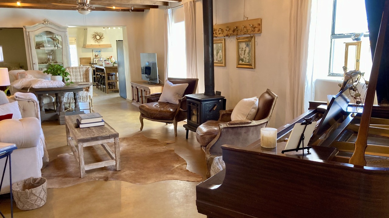 Photo of Livingroom in San Ysidro