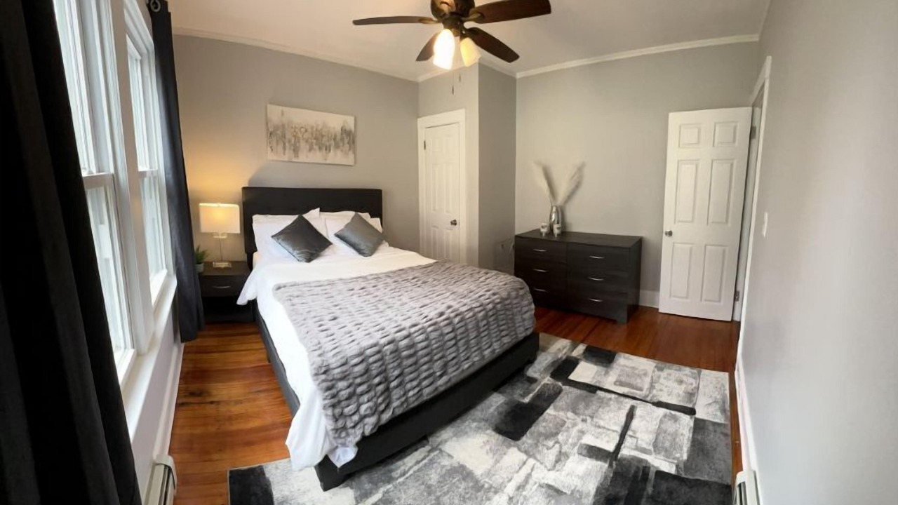 Photo of Bedroom in Center