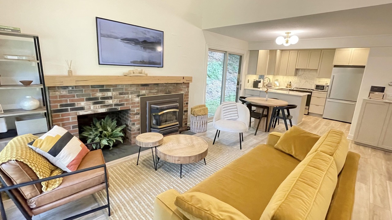 Photo of Livingroom in West Hartford