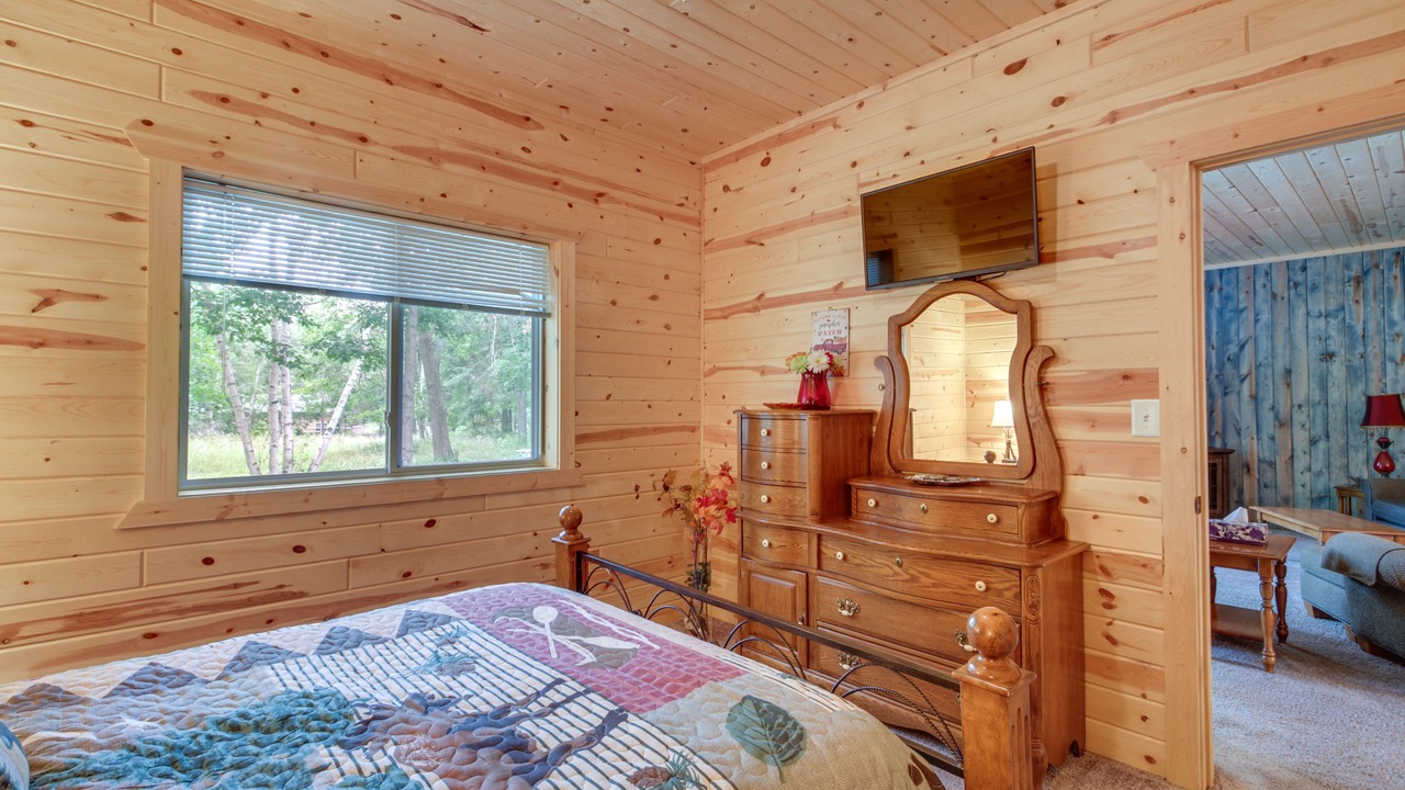 Photo of Bedroom in Pequot Lakes