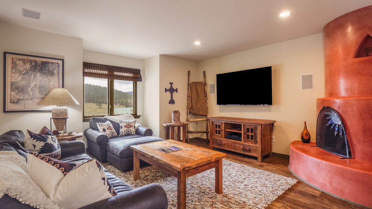Photo of Livingroom in Angel Fire