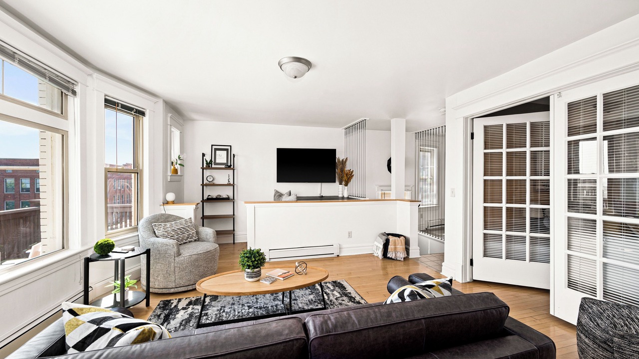 Photo of Livingroom in Central Hillside