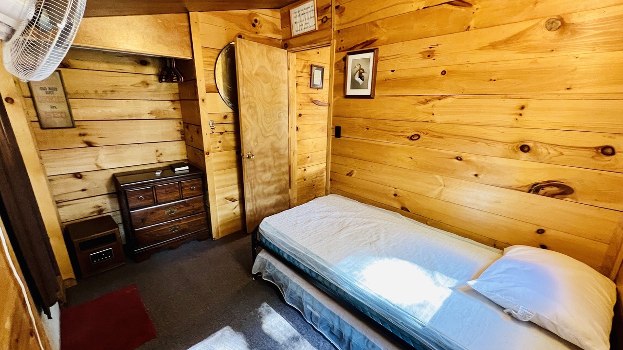 Photo of Bedroom in Indian Lake