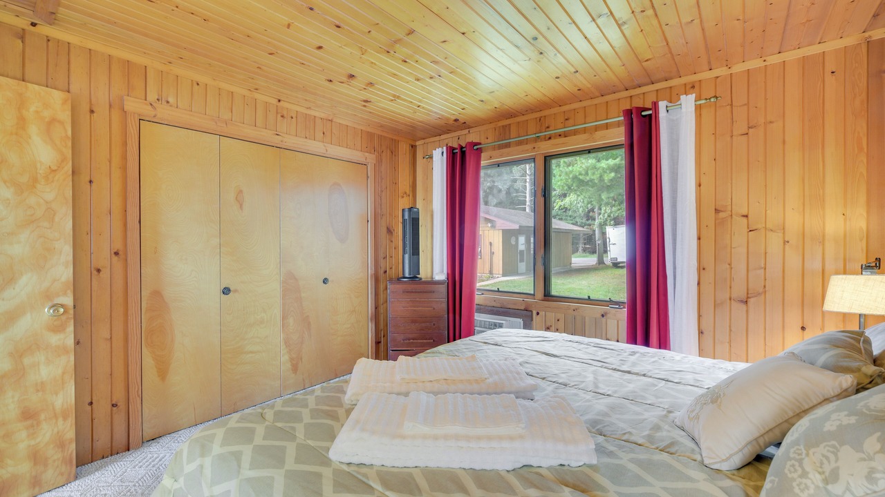 Photo of Bedroom in Chetek