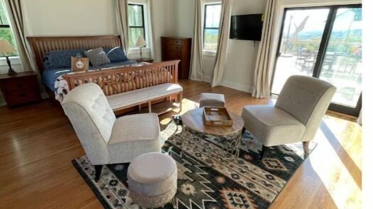 Photo of Livingroom in Freedom