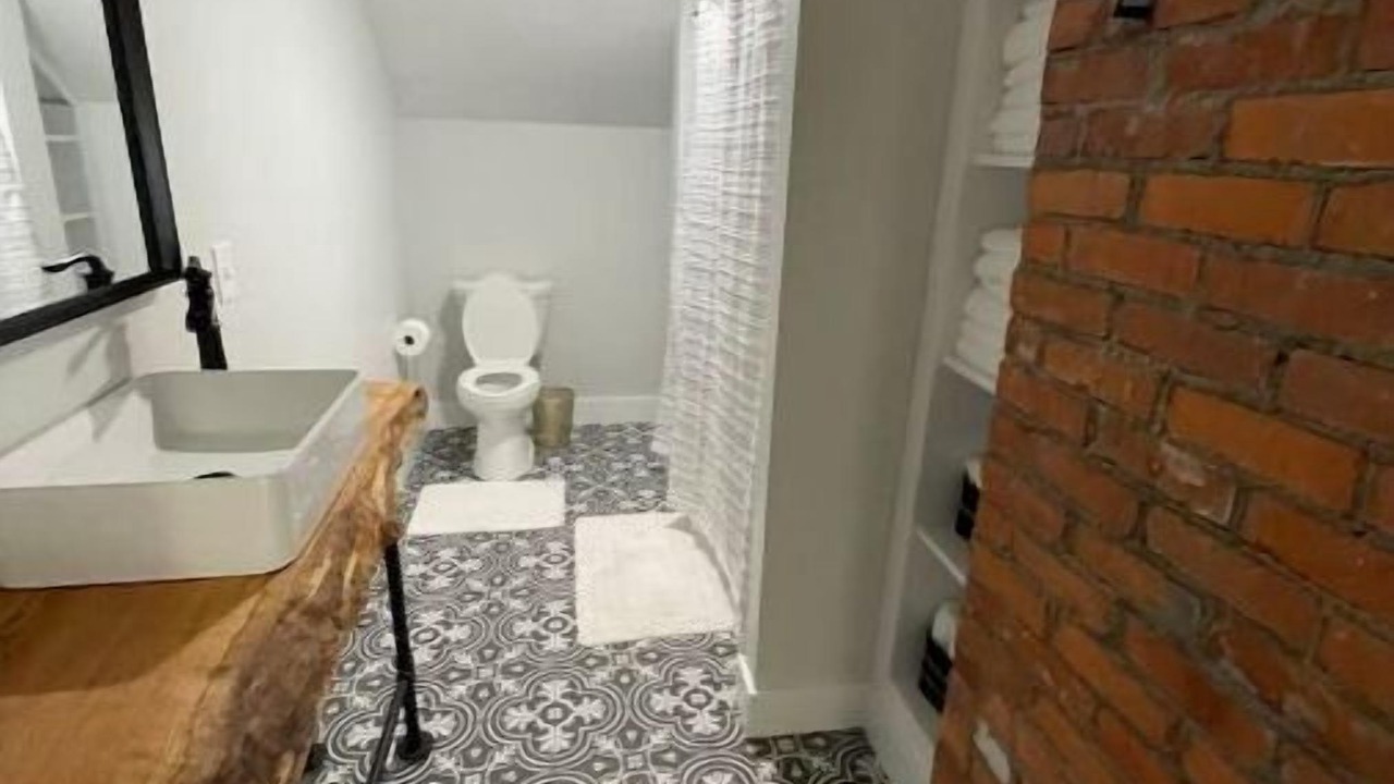 Photo of Bathroom in Freedom