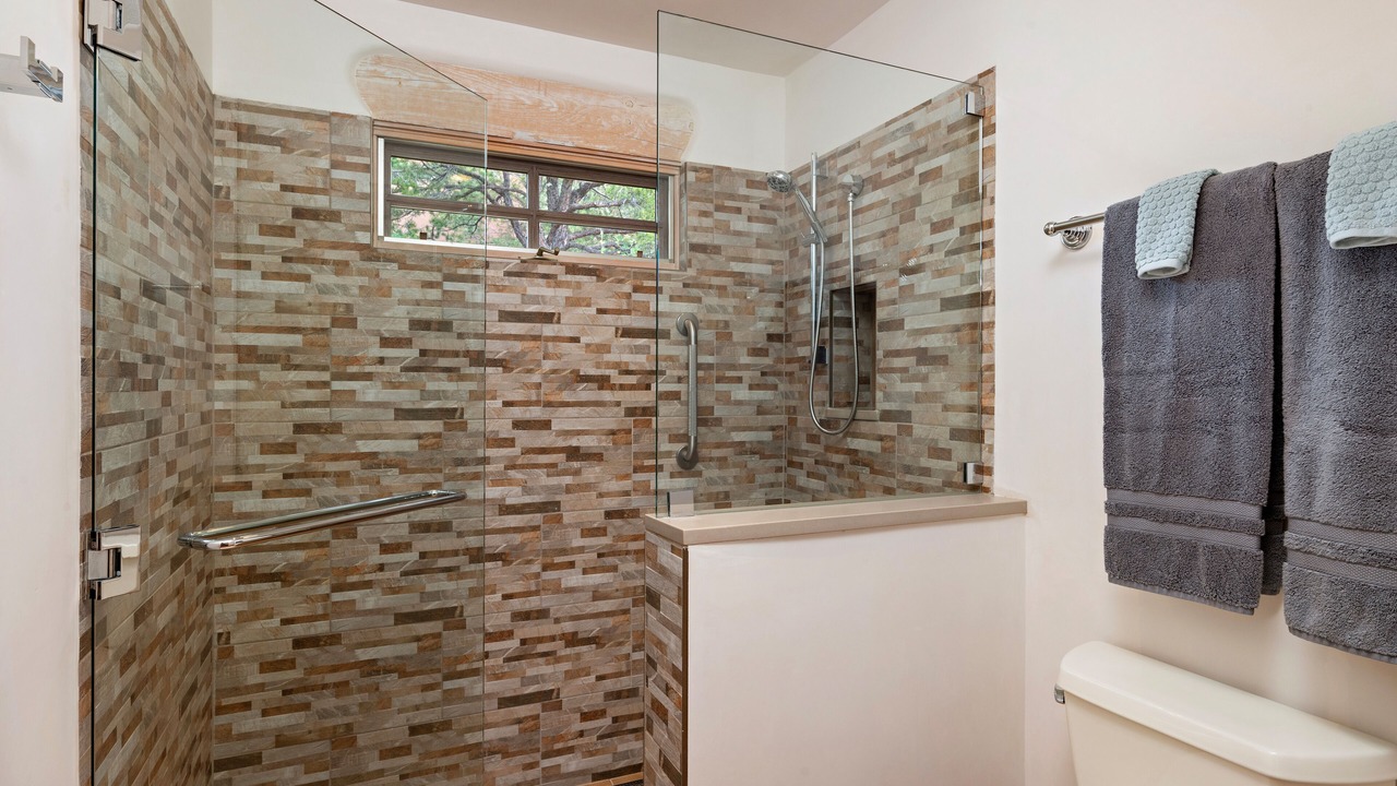 Photo of Bathroom in Quail Run