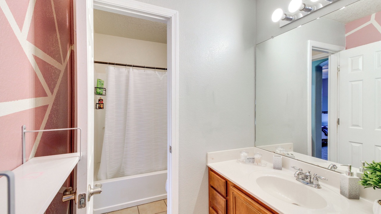 Photo of Bathroom in Los Lunas