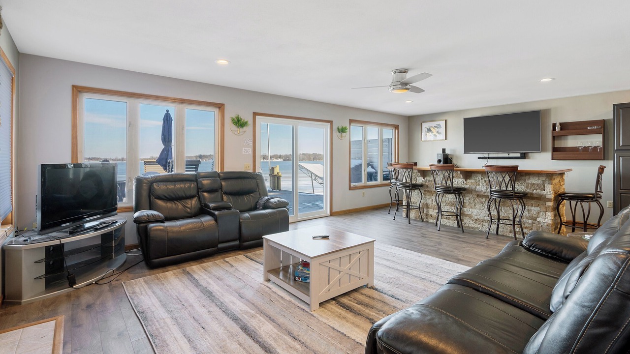 Photo of Livingroom in Brewerton