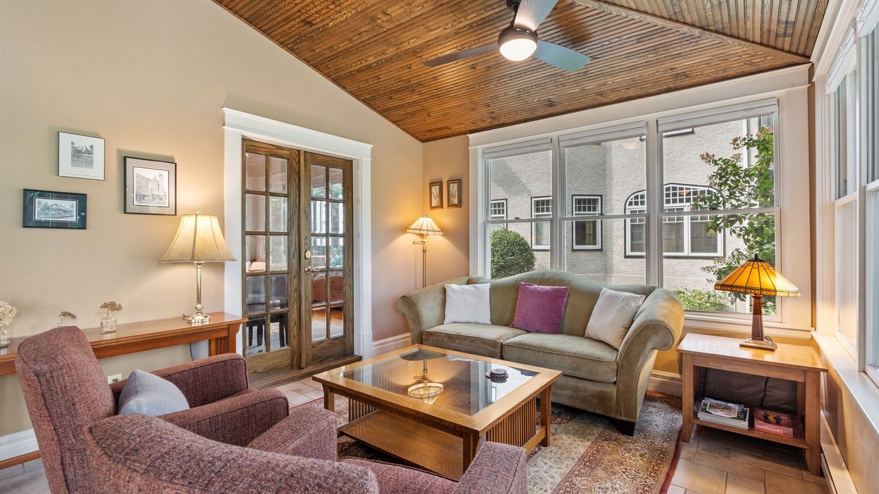 Photo of Outdoor in Linden Hills