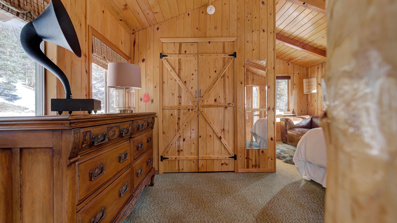 Photo of Bedroom in Red River