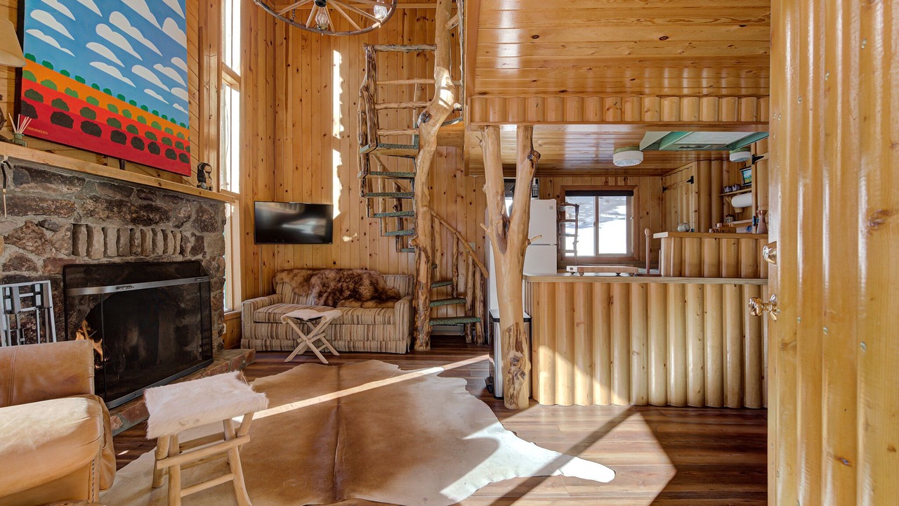 Photo of Livingroom in Red River