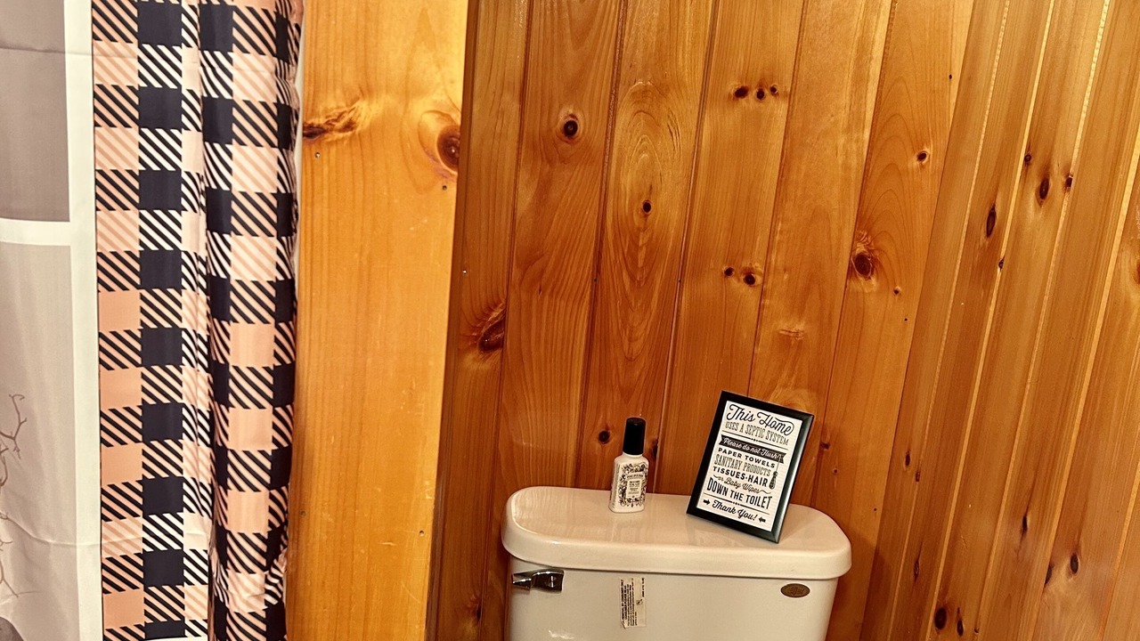 Photo of Bathroom in Errol