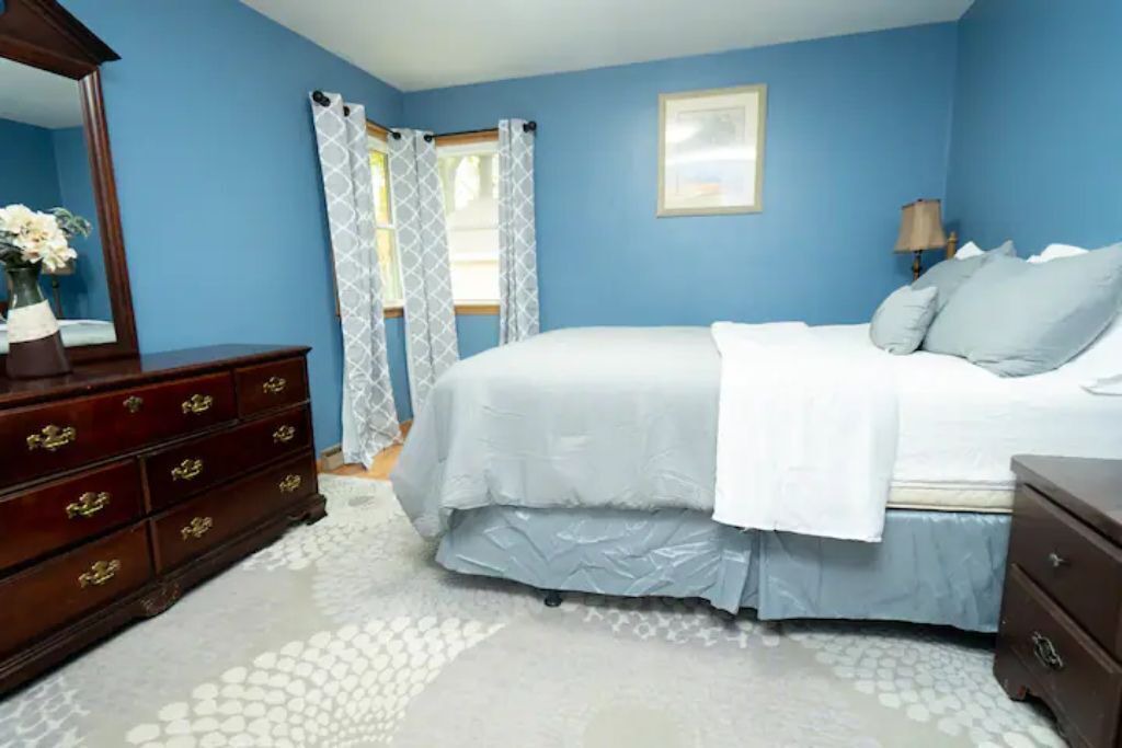 Photo of Bedroom in Maplewood