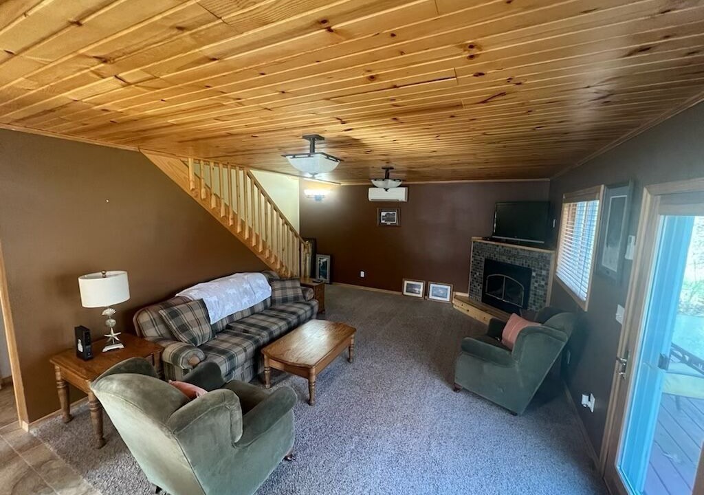 Photo of Livingroom in Pine City