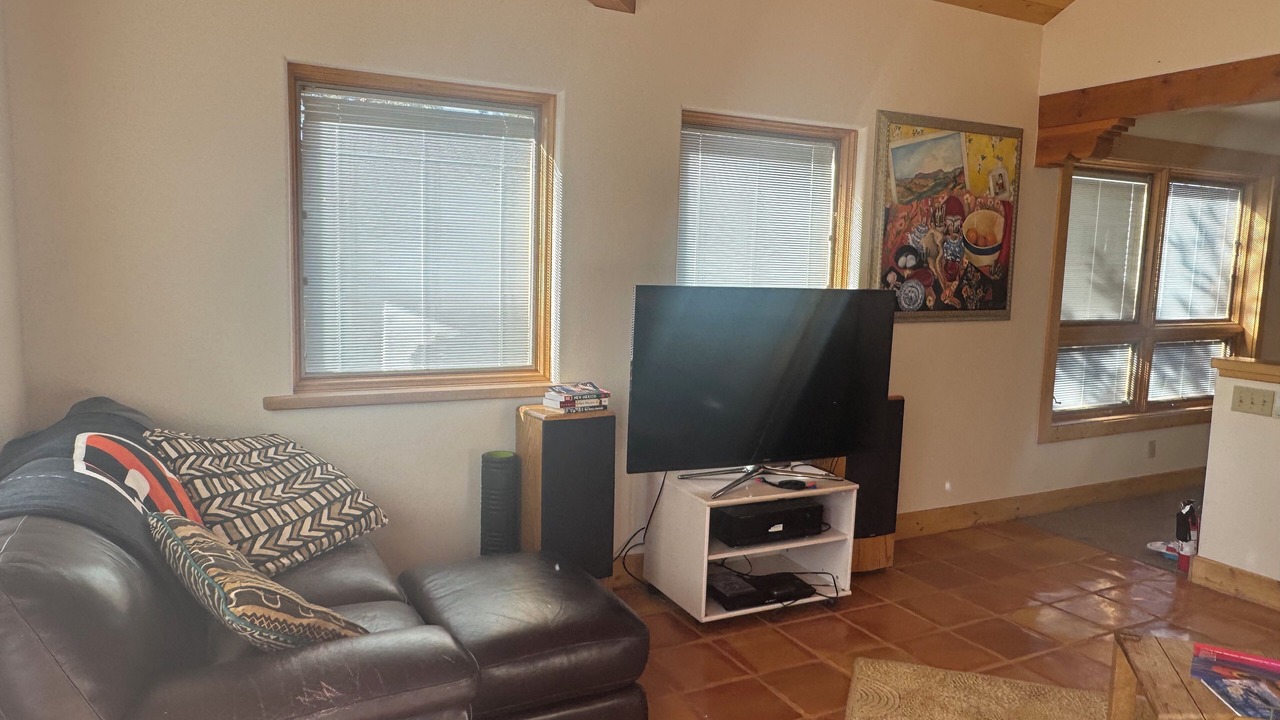 Photo of Livingroom in Valdez