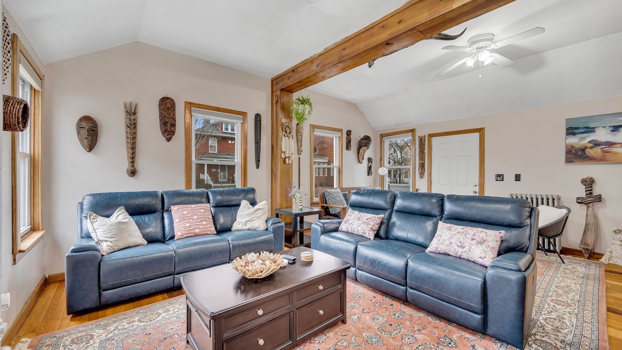 Photo of Livingroom in Wallingford Center