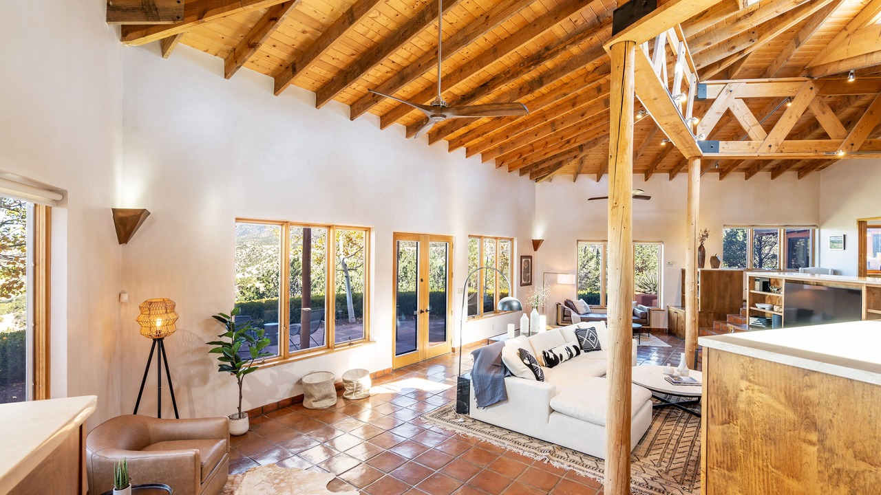 Photo of Livingroom in Chupadero