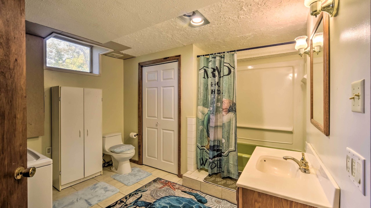 Photo of Bathroom in Dresser