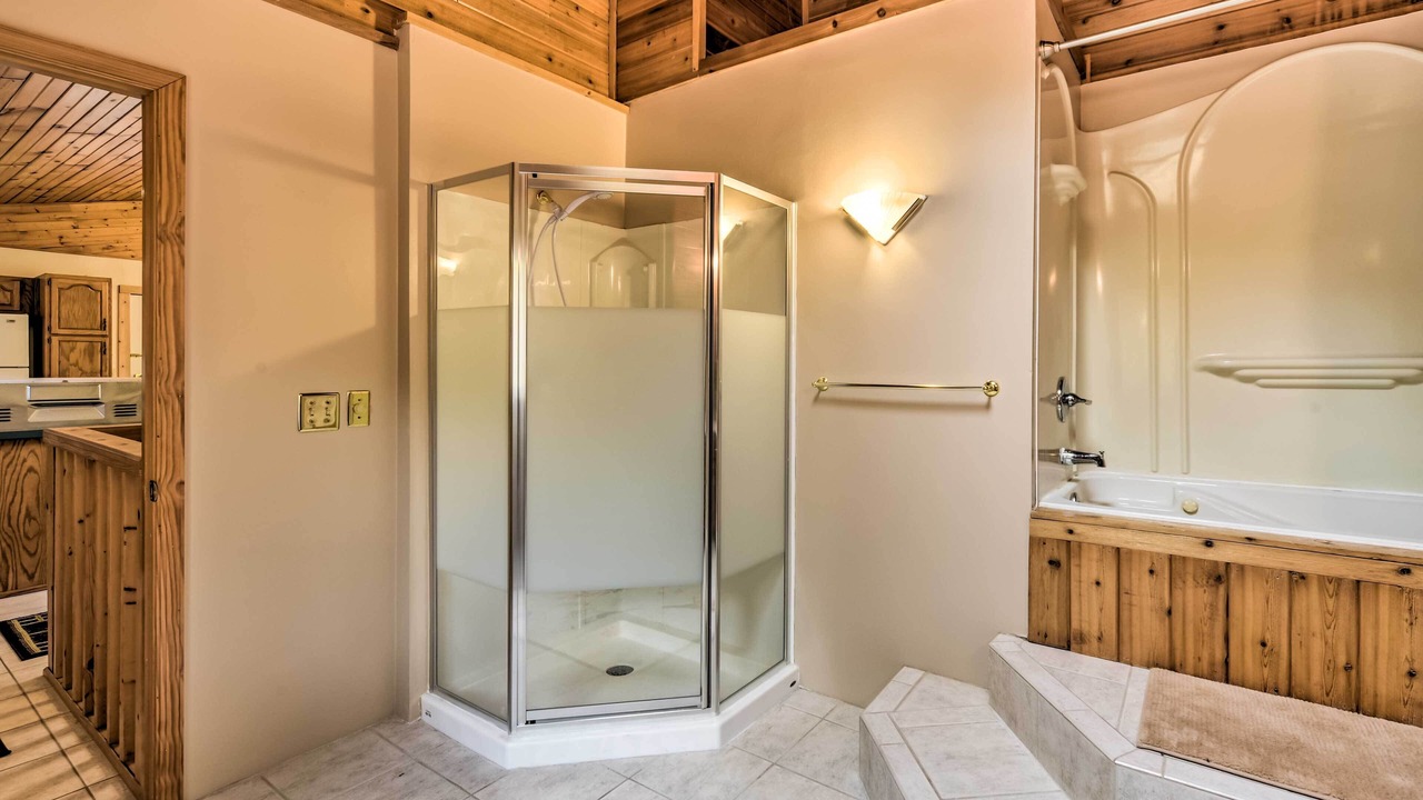 Photo of Bathroom in Dresser