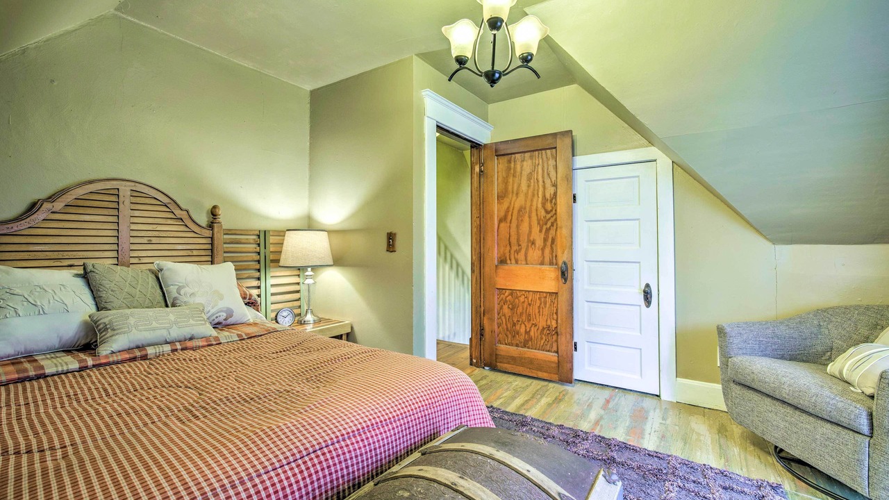 Photo of Bedroom in Osseo