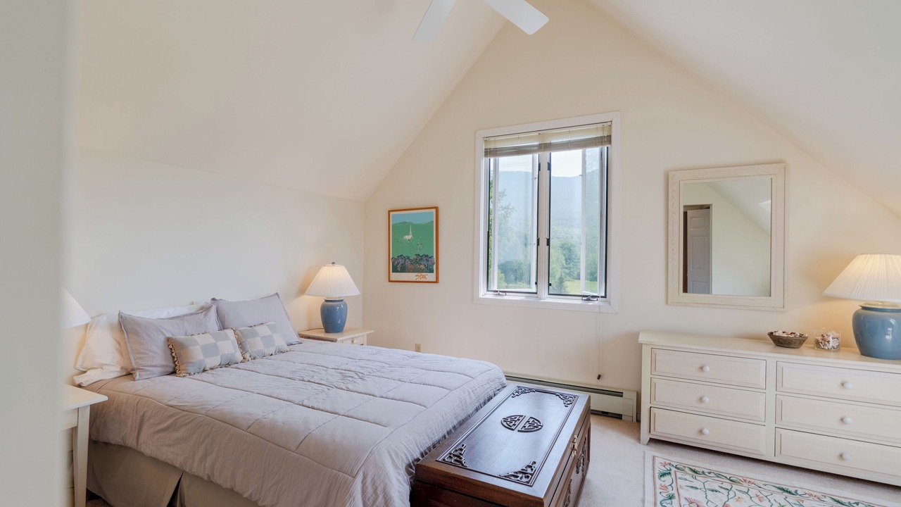 Photo of Bedroom in Stowe Hollow