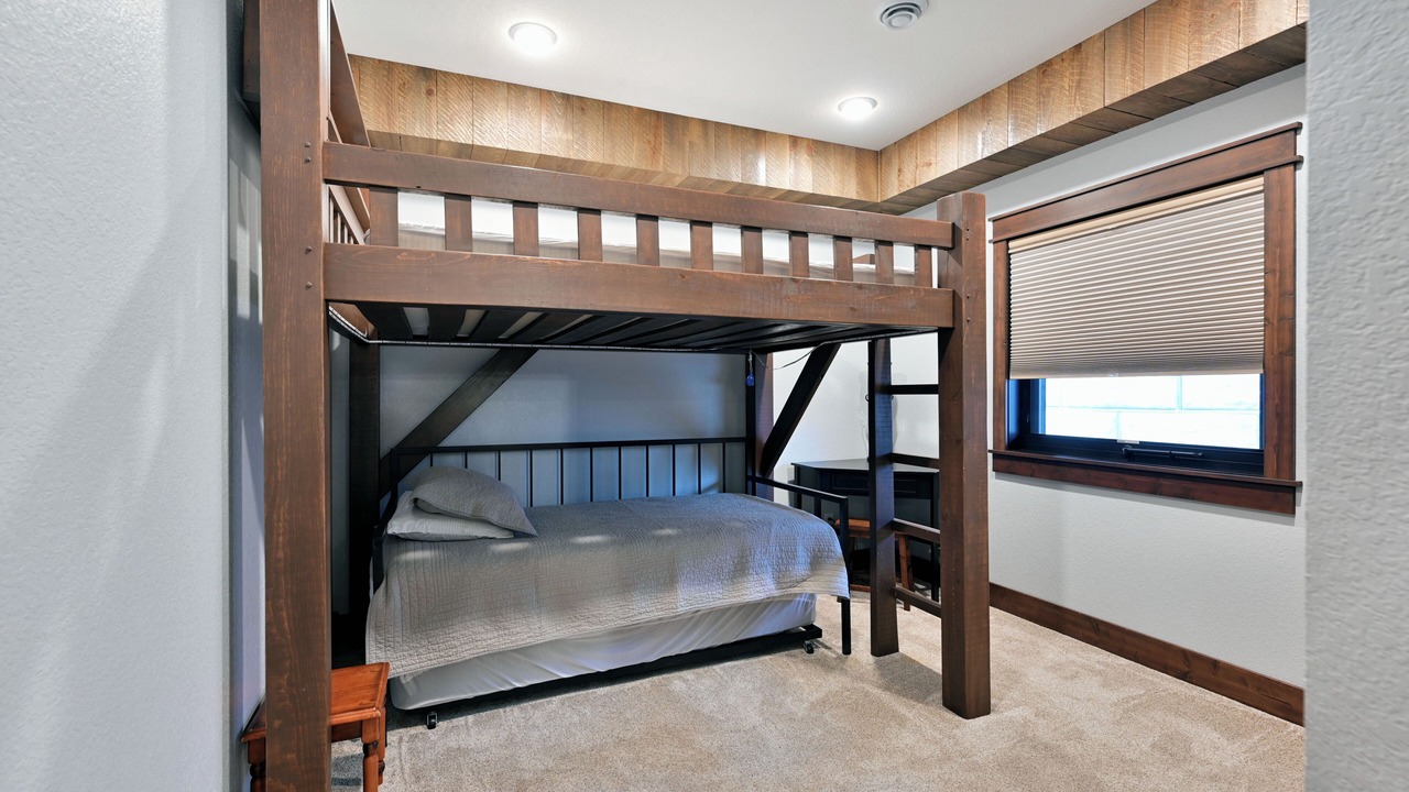 Photo of Bedroom in Brill