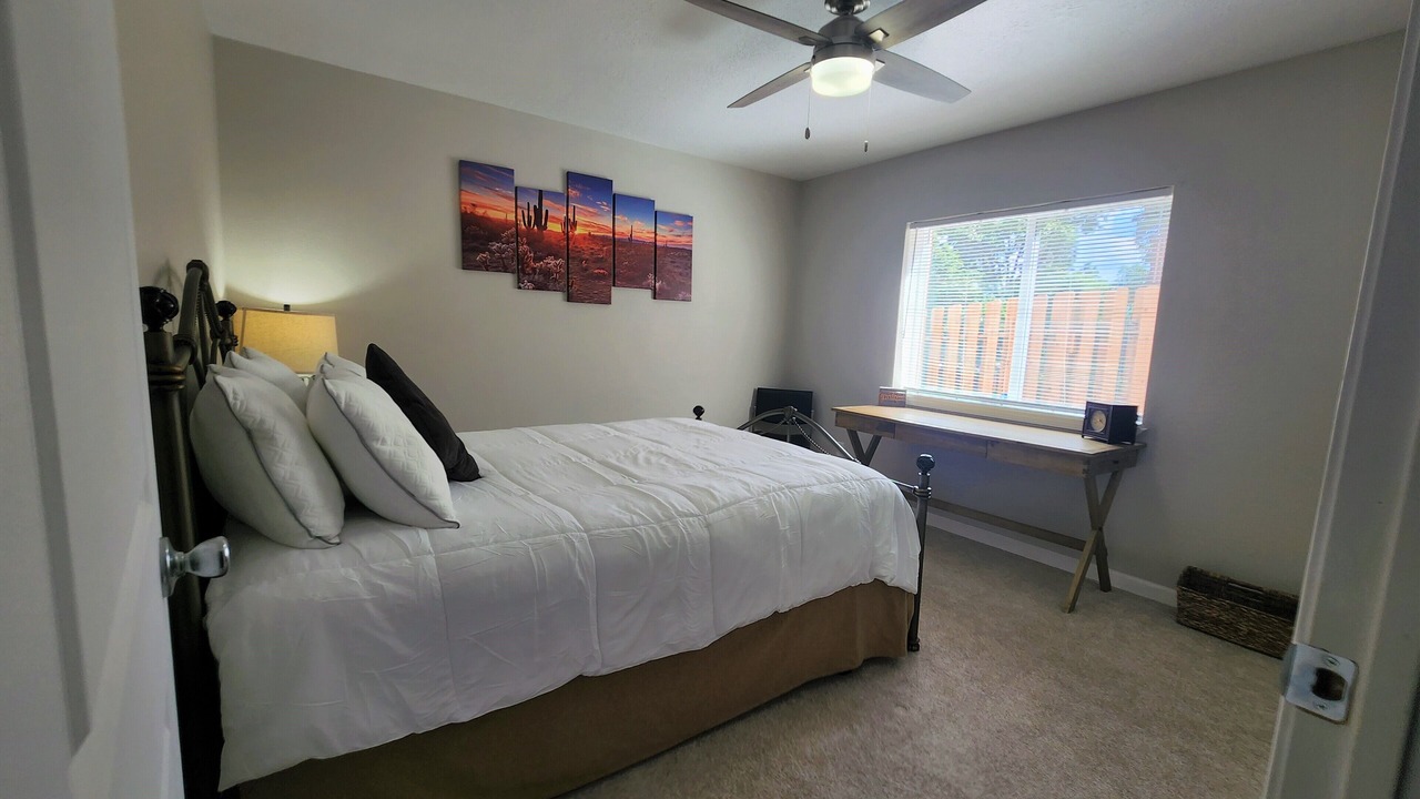 Photo of Bedroom in Los Alamos