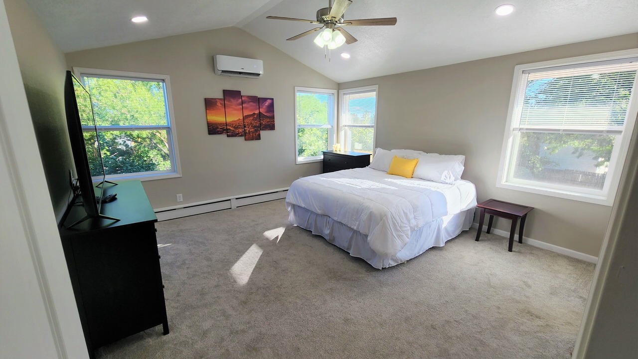 Photo of Bedroom in Los Alamos