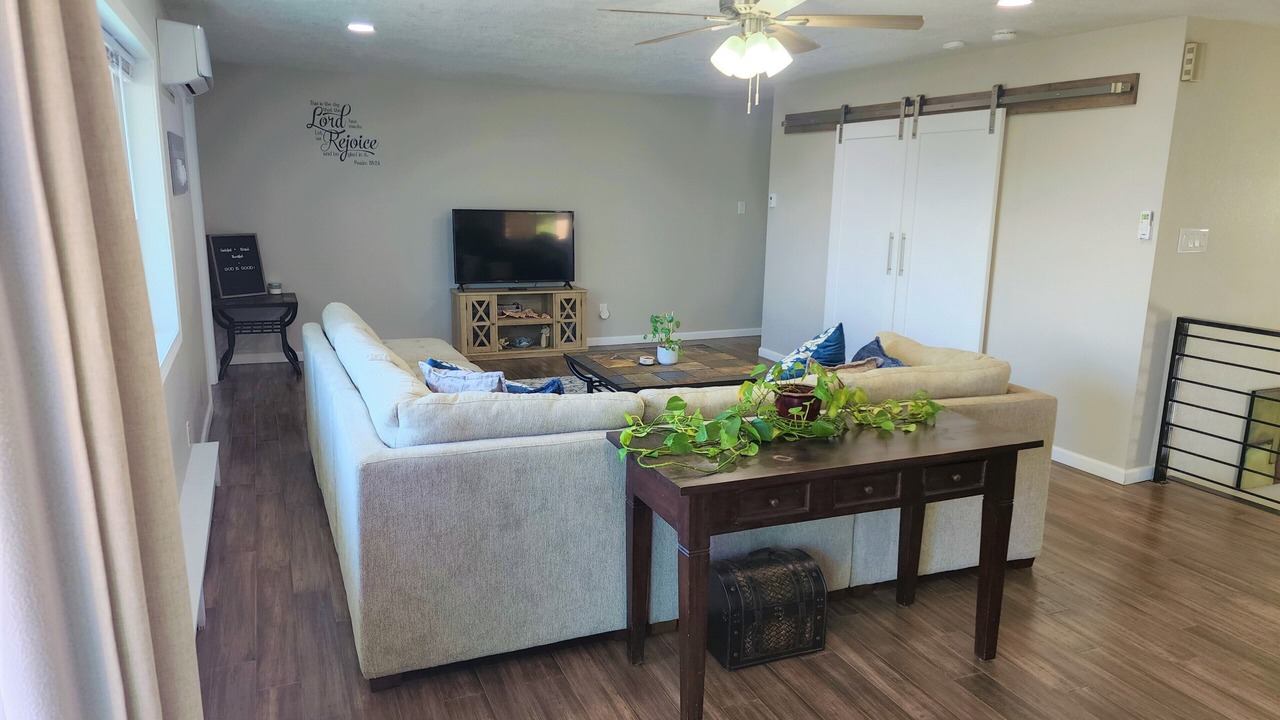 Photo of Livingroom in Los Alamos