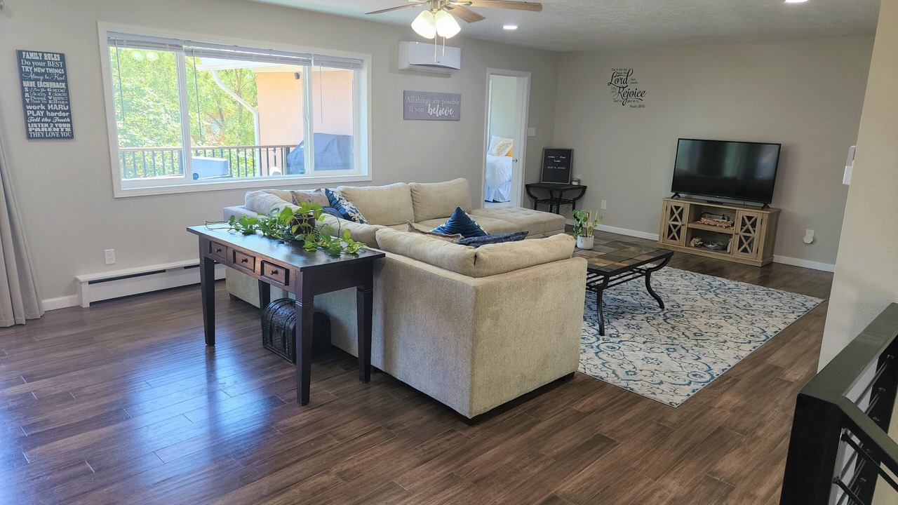 Photo of Livingroom in Los Alamos