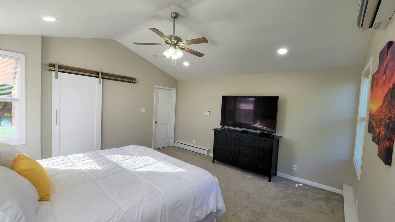 Photo of Bedroom in Los Alamos