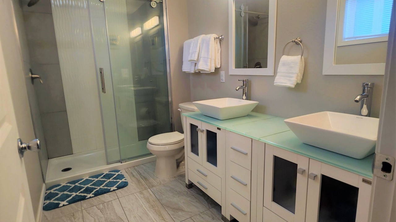 Photo of Bathroom in Los Alamos