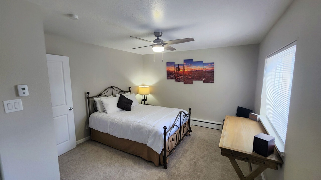 Photo of Bedroom in Los Alamos