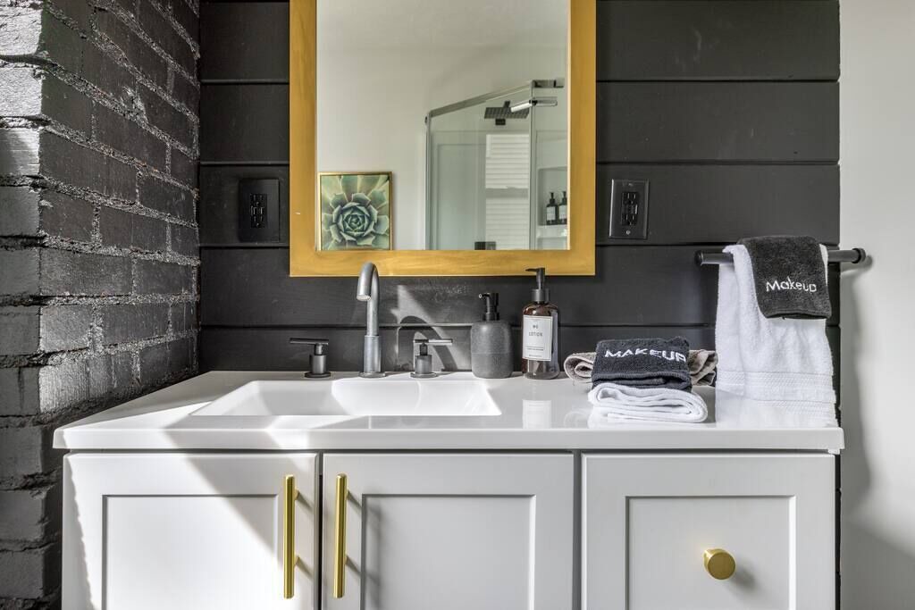 Photo of Bathroom in Highland Square