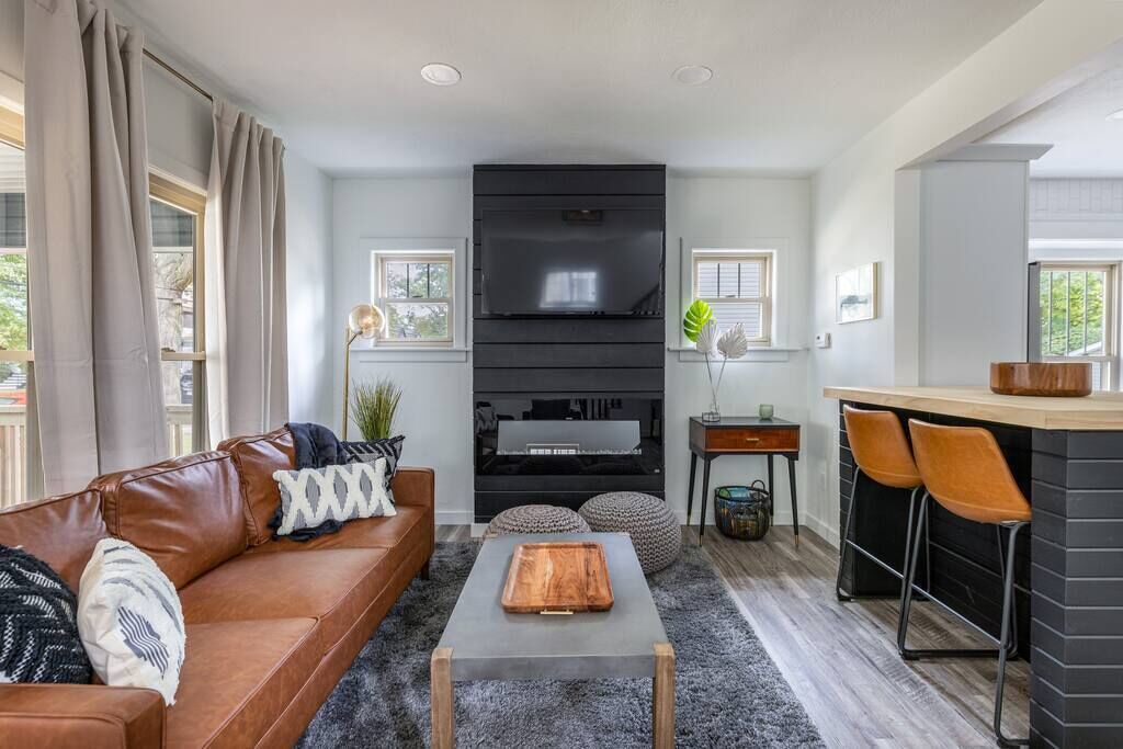 Photo of Livingroom in Highland Square