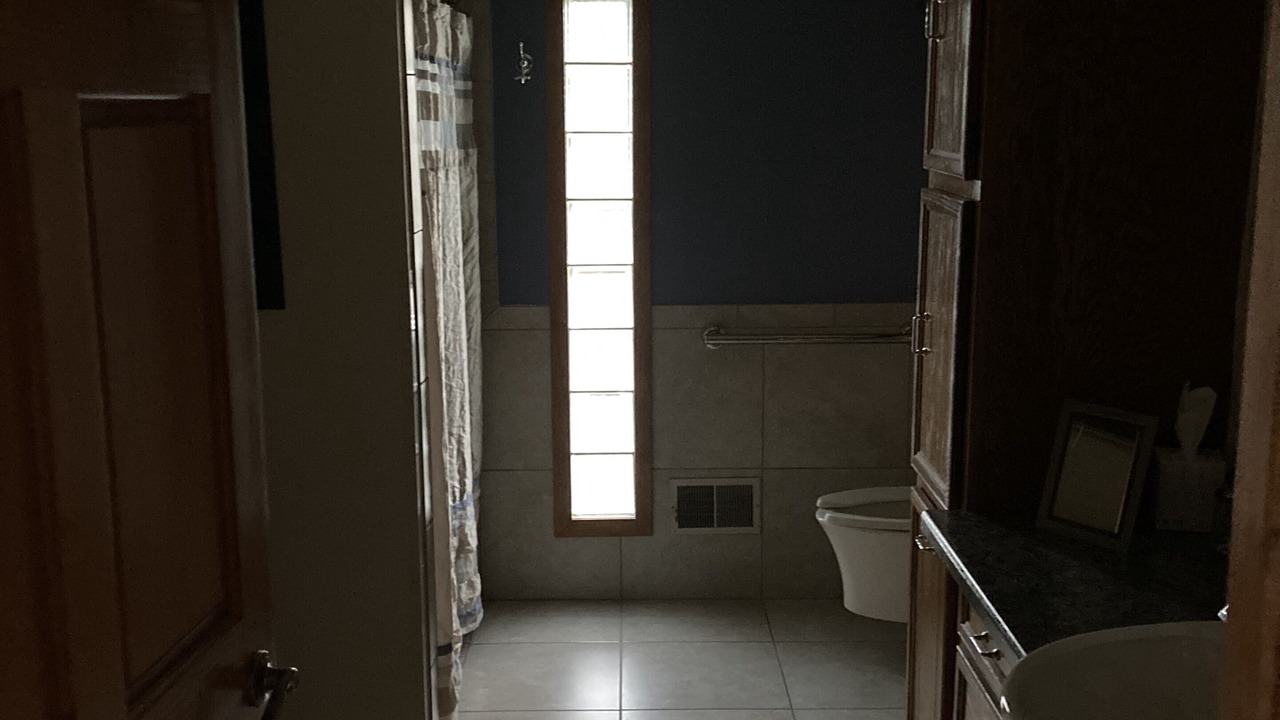 Photo of Bathroom in Abrams