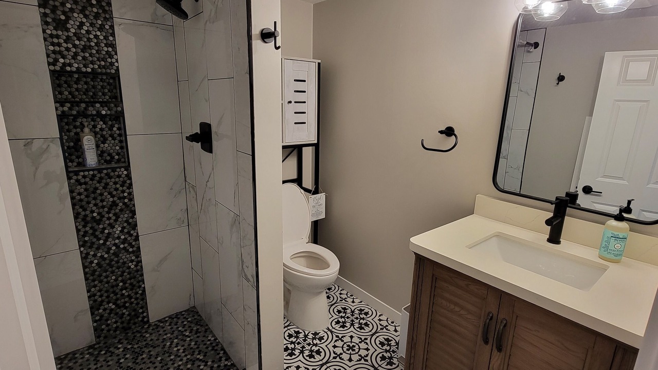 Photo of Bathroom in Motley