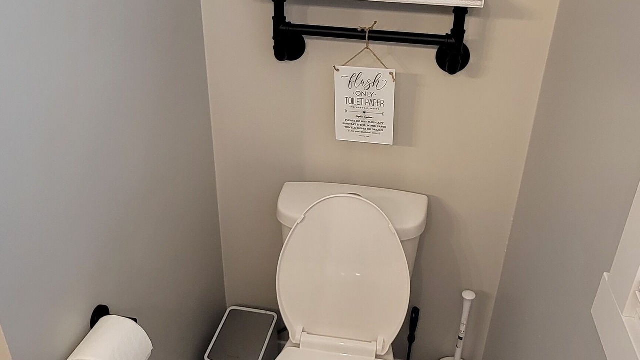 Photo of Bathroom in Motley