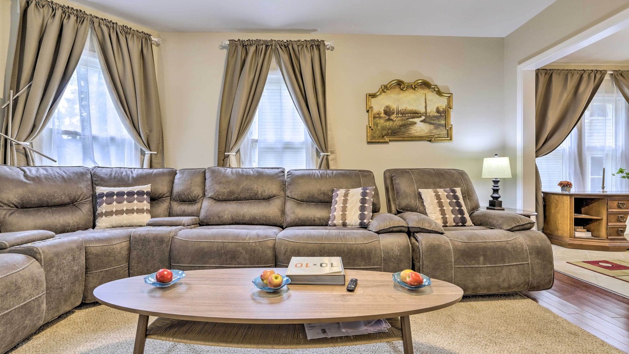 Photo of Livingroom in Memorial Square