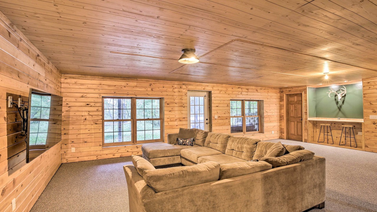 Photo of Bedroom in Lake City