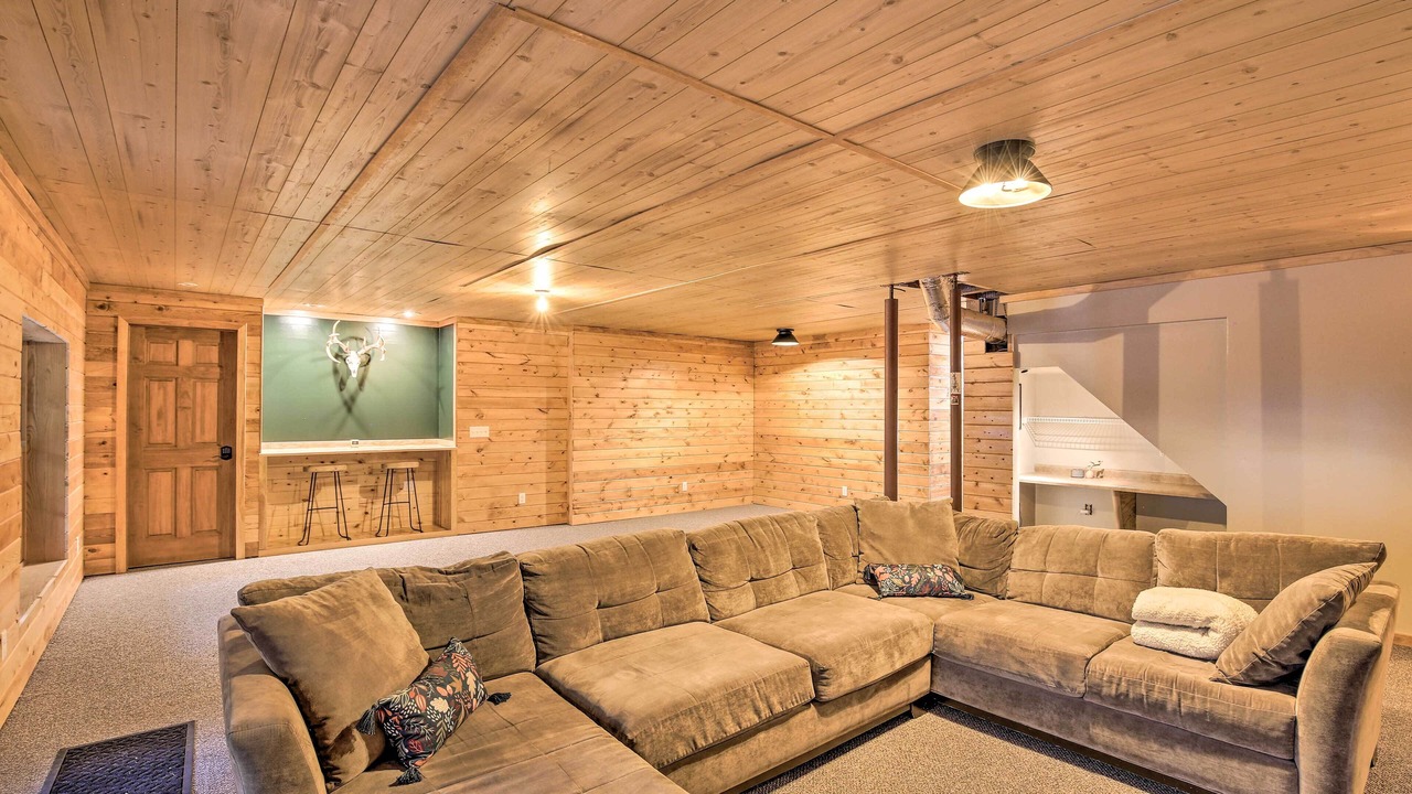 Photo of Livingroom in Lake City