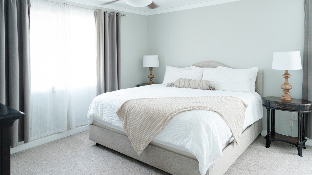Photo of Bedroom in Helmsburg